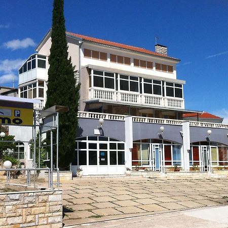 Vila Primo Hotel Primosten Exterior photo